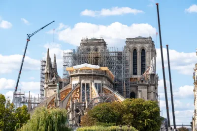 La cathédrale Notre-Dame de Paris après l'incendie. Agnieszka Gaul/Shutterstock