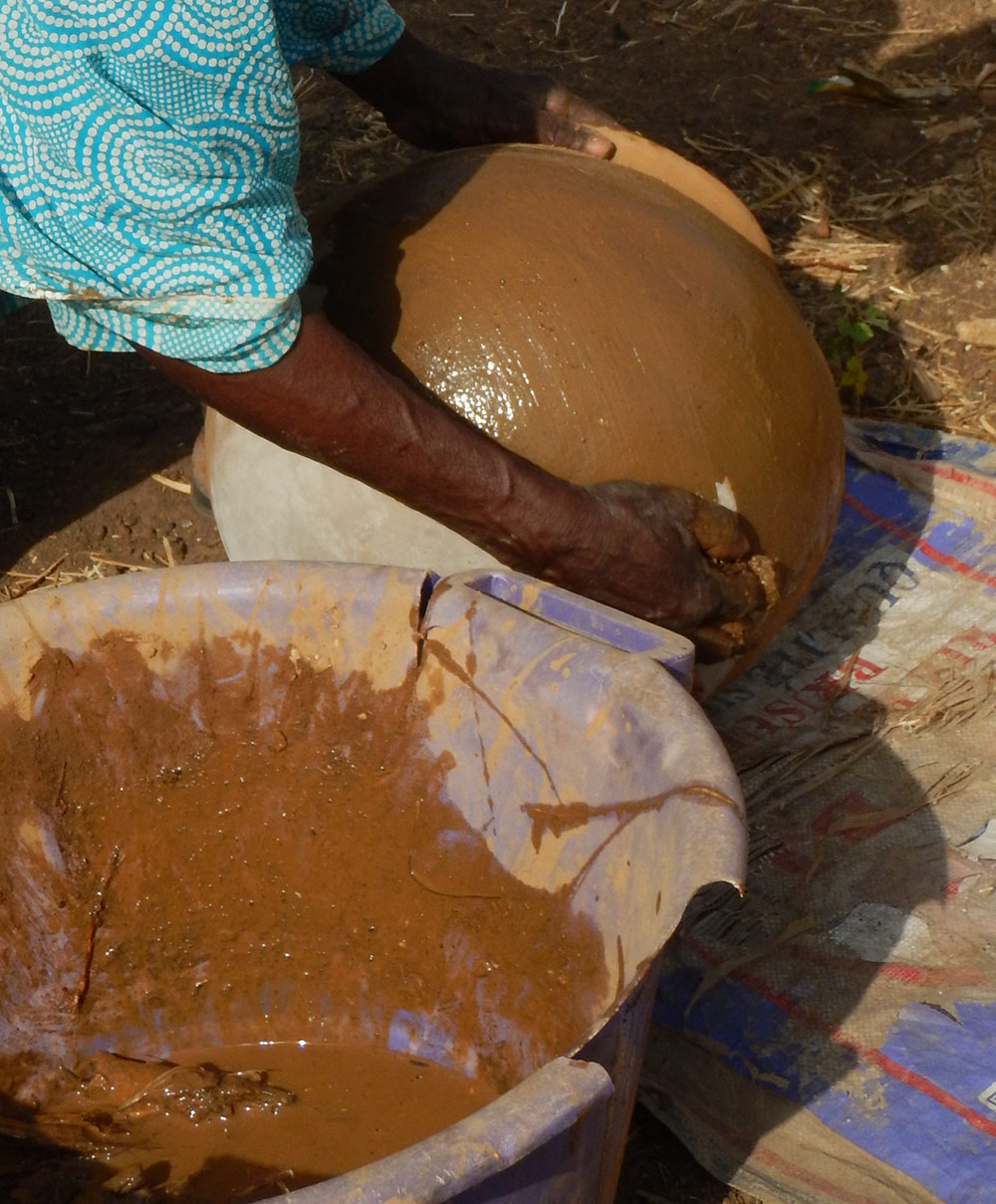 Article | Unravelling ceramic content and organic coatings in Senegalese ethnographic pottery vessels